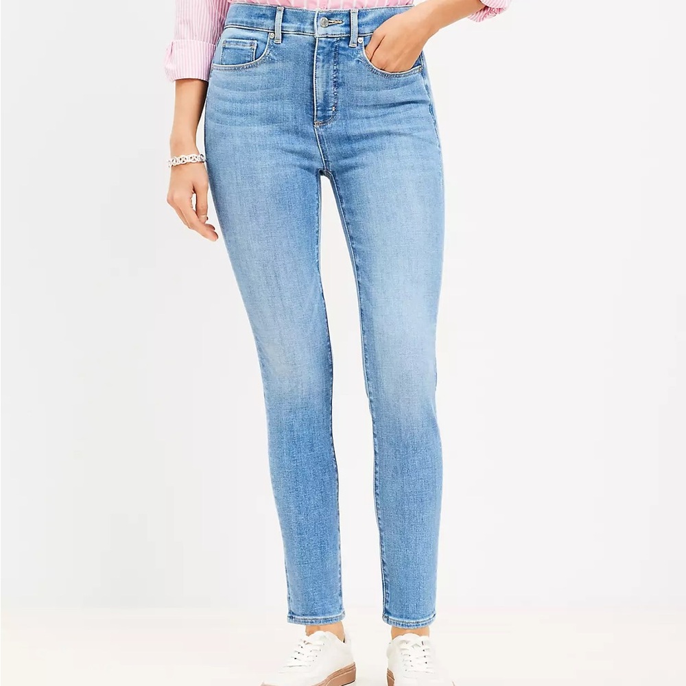 LOFT Curvy High Rise Skinny Jeans In Classic Mid Wash size 31/12